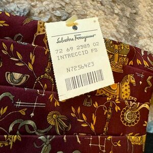 Vintage Salvatore Ferragamo Cummerbund Silk. New with tags. Horse pattern.